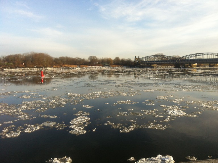 Reading ice on a river as tracer for flow fields - Adventures in ...