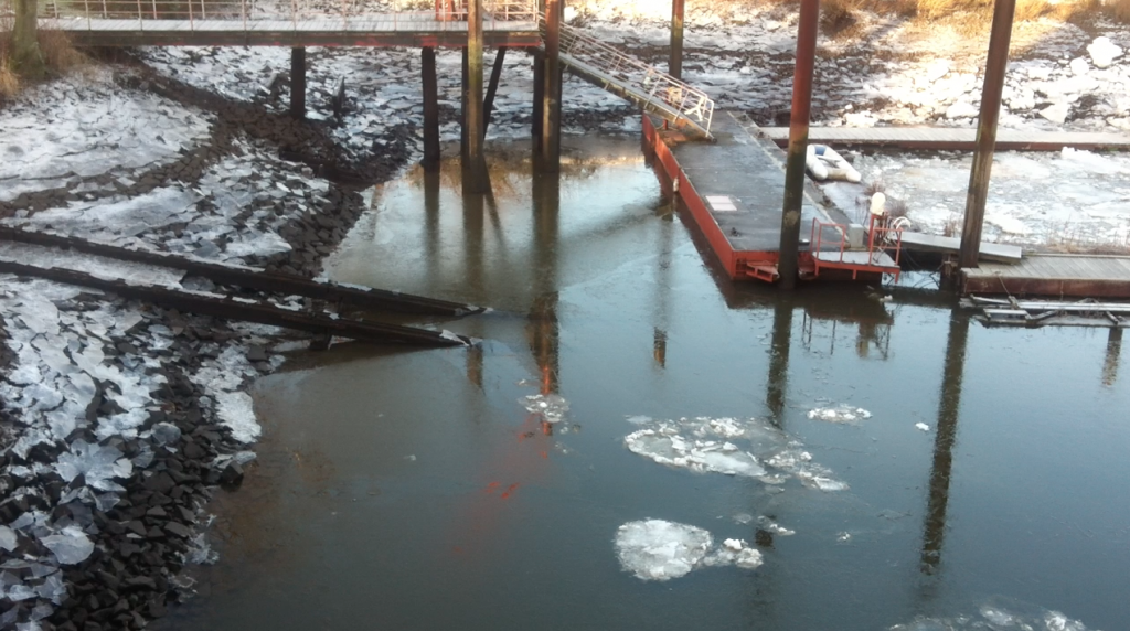 Reading ice on a river as tracer for flow fields - Adventures in ...