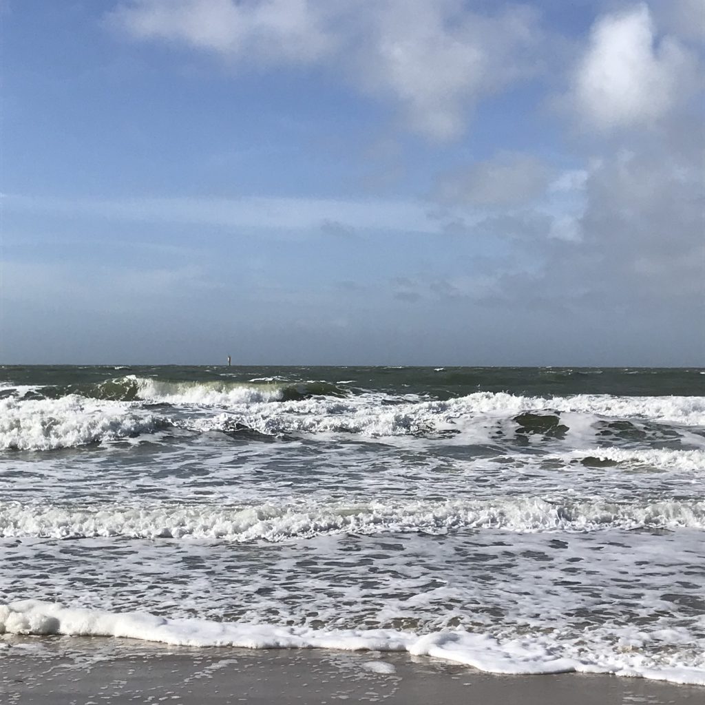 Roll waves in the sand dunes? Observing erosion - Adventures in ...